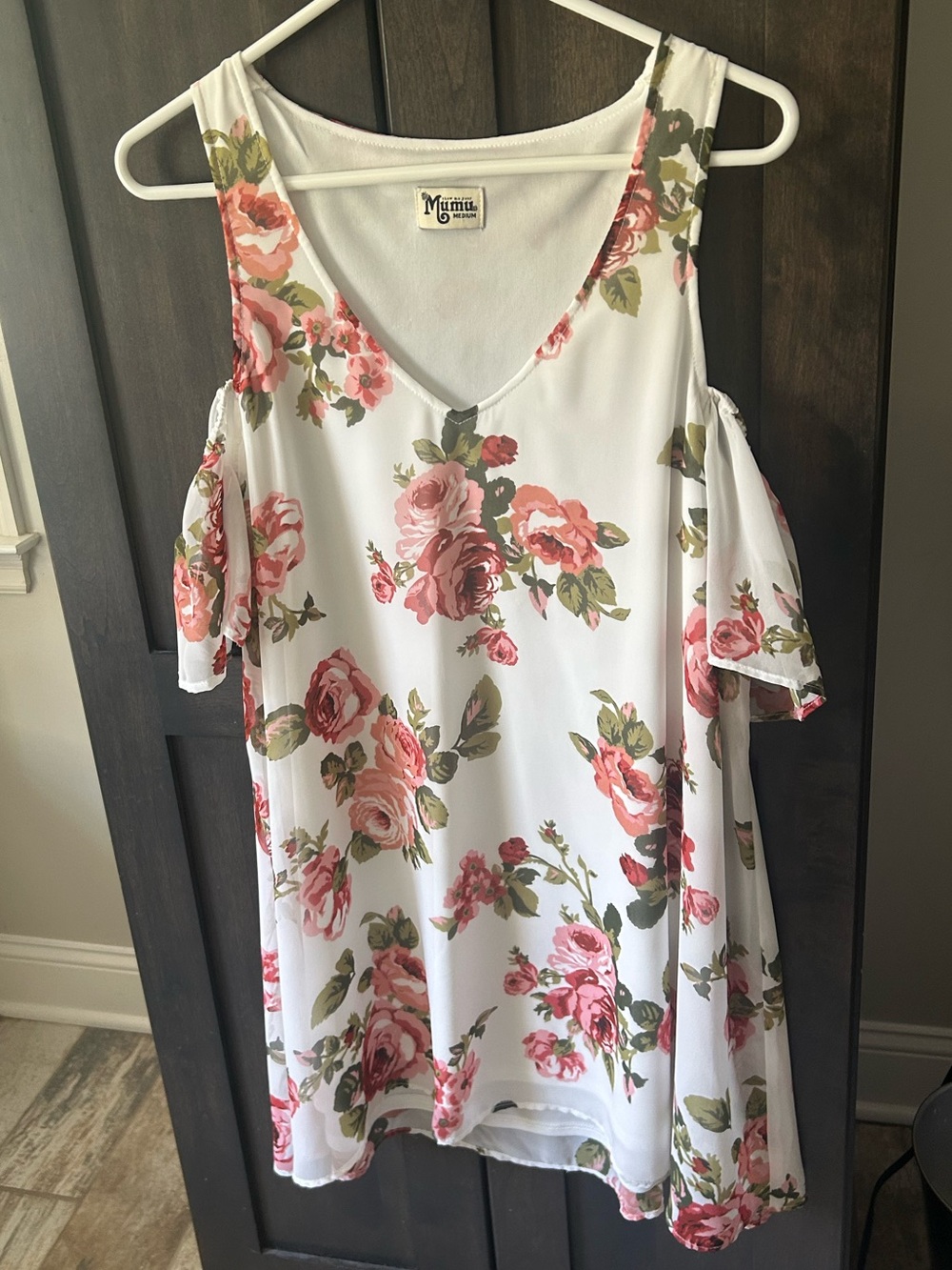 Show Me Your MuMu White Cold-Shoulder V-Neck Floral Tunic